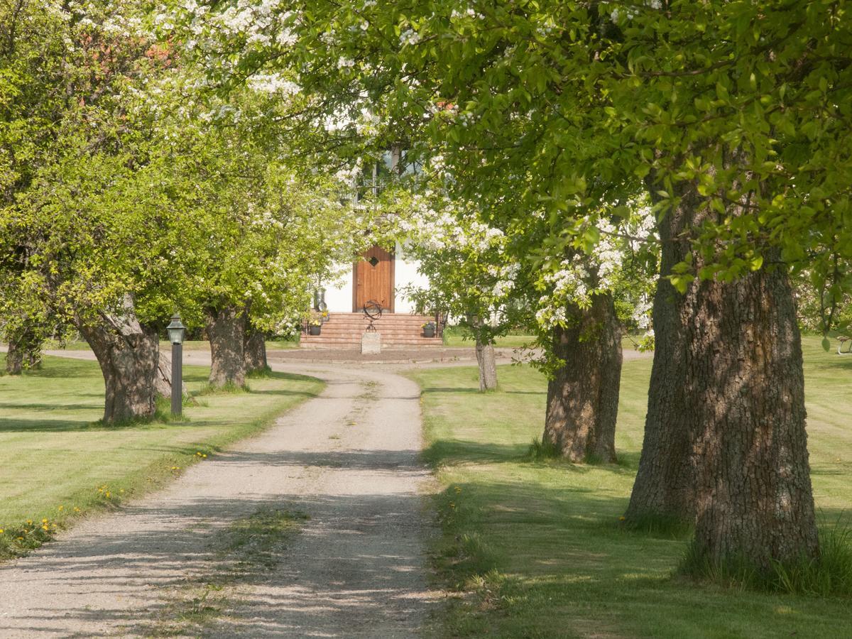 Ekeby I Bro Bed & Breakfast Bagian luar foto