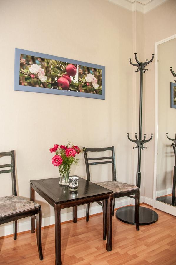 Ekeby I Bro Bed & Breakfast Bagian luar foto